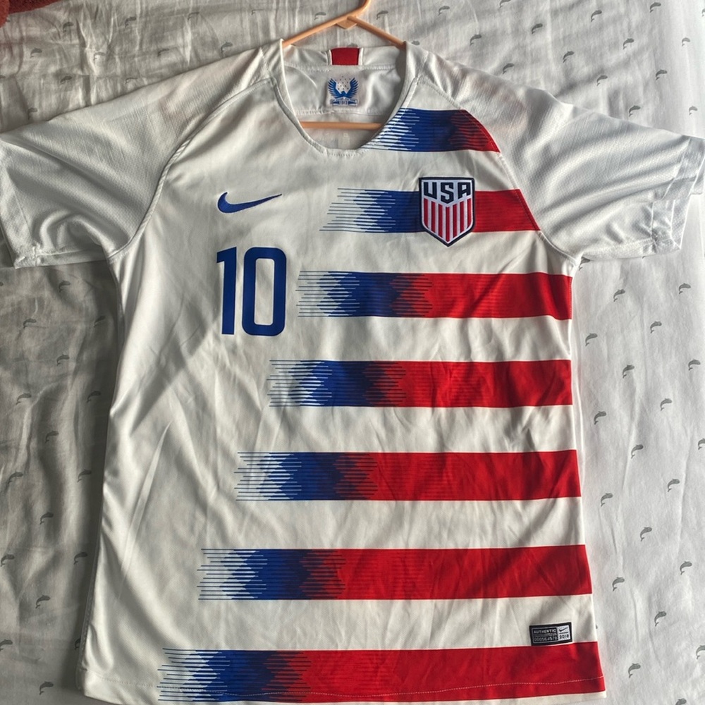 NIKE USMT SOCCER JERSEY size L - Christian Pulisic